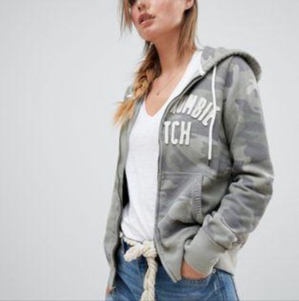 Abercrombie & Fitch Logo Zip Up Hoodie Camo L